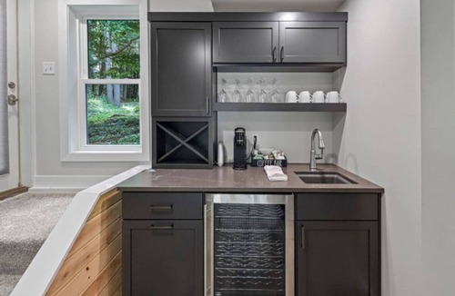 Eagle River House | Gorgeous Waterfront Home! 5BR*GameRoom*Sleeps 16