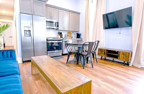 Treme Apartment | Governors Apartment - 2 bedroom - Steps to FQ