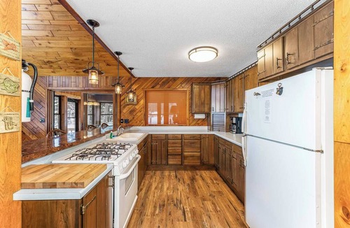Land O Lakes House | Grace Place Lakefront Retreat on Lac Vieux Desert