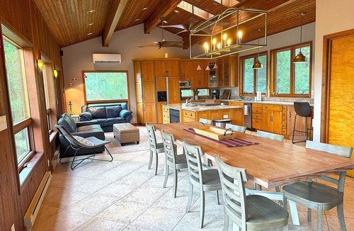 Rising Sun House | Grace Woods - Lakefront Retreat -2 Homes - Sauna - Private 40-Acre