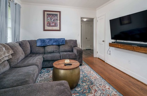 Tuscaloosa House | Gracie's Haven - 3BR - 5 mins to UA