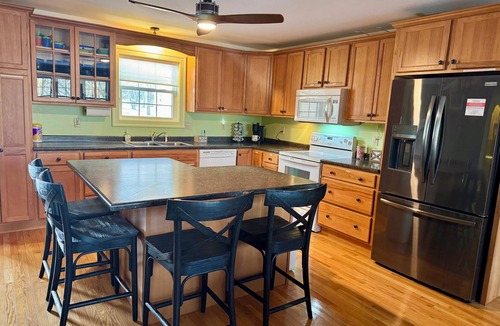 Michael House | Grafton Getaway @ Towering Pines with pond and Party Barn on 3 acre compound