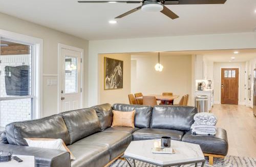 Lake Hamilton House | Grand Lakefront Home in Hot Springs w/Boat Dock!