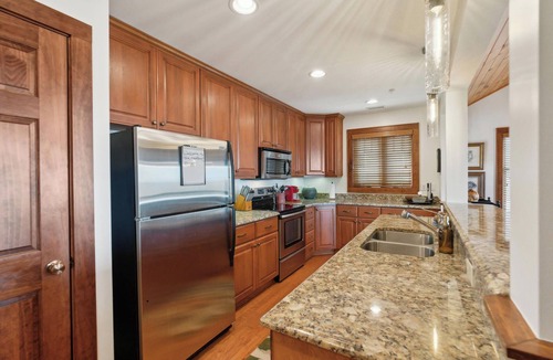 Banner Elk Condo | Grand Oaks RX5- Mountain Condo, Gated Resort, Indoor/Outdoor Pools & Hot Tub