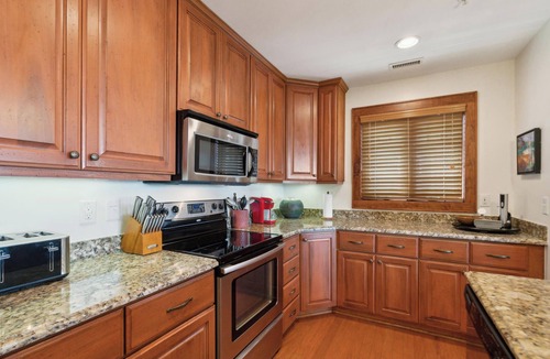 Banner Elk Condo | Grand Oaks RX5- Mountain Condo, Gated Resort, Indoor/Outdoor Pools & Hot Tub