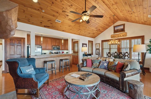 Banner Elk Condo | Grand Oaks RX5- Mountain Condo, Gated Resort, Indoor/Outdoor Pools & Hot Tub