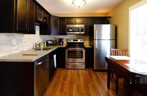 Dahlonega Apartment | Grand View Villa on Choice Ave - Steps to Downtown