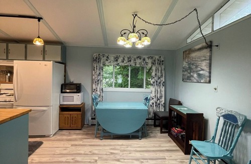 Lake Ann Apartment | Grandma's House LA Charming 3-bedroom corporate apt/duplex w/WiFi, Lake Ann