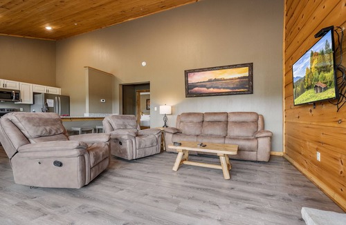 McHenry Cabin | Grandview Cabin Suite 26-Hot Tub