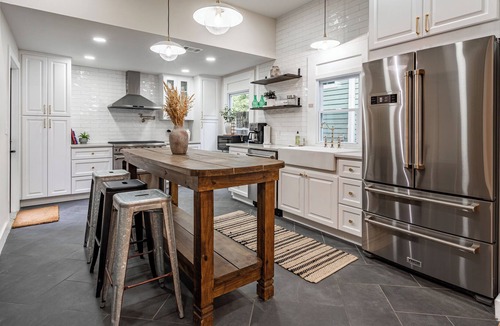 East Side House | Grant Park Victorian with Industrial Flair - Close to Everything!