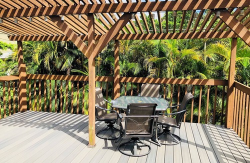 Mid Island House | "GREAT DEAL" Rent lowered! Beach Cottage - SUMMER '26 Vacation-Time For A Tan!