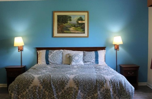Mount Vernon House | Great for Business Travel, Business Center Available, Free Breakfast & Parking
