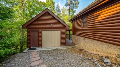 Sevierville Apartment | Great for families and groups Villa cabin