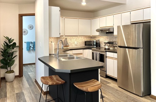 Saugatuck House | Great Location-2 minutes to Downtown/Blue Star Walking/Bike Trail @ Front Door
