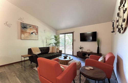 Saugatuck House | Great Location-2 minutes to Downtown/Blue Star Walking/Bike Trail @ Front Door