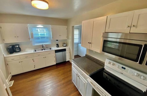 Lexington House | Great Location | Patio | Grill | Tempurpedic Beds