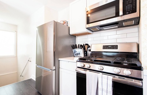 Lexington House | Great Locatoin- Mins to Rupp-Kroger Field-Downtown Lexington- Modern Retro 70's