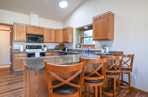 Rome House | Greenside on Lake Arrowhead Golf open floor plan, great location, Golden Tee