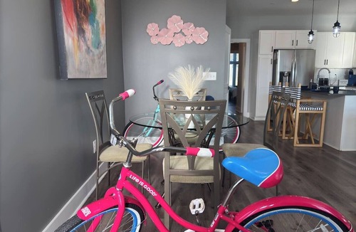 Dunean Apartment | Greenville Gem | Scenic Balcony Views & Free Parkg