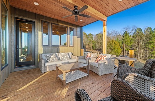Drasco House | Greers Ferry Lake 4-bedroom house sleeps 12- Breathtaking SUNSETS -Golf Course