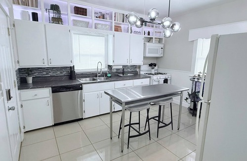 Roosevelt Park House | Griggs Estate-Mid Century modern home 6 mins from downtown GR