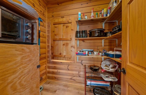 Scottsville House | Group Gather 3 Level Cabin overlooking lake, game, private hot tub, w/d, 2 decks