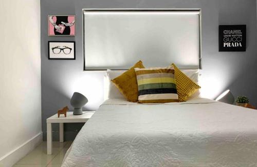 Coconut Grove Apartment | GroveO1 10 min from the beach