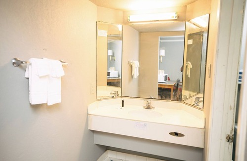 Peachtree Corners Hotel | Guest Inn & Suites