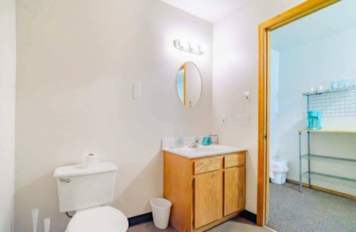 Oscoda Apartment | Guest Room #10 Horizon's Edge