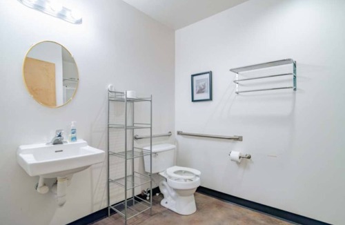 Oscoda Apartment | Guest Room #9 Lakesong