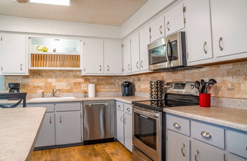Dauphin Island House | Gulf Front! 2 Master Suites- Steps Away from the Beach!