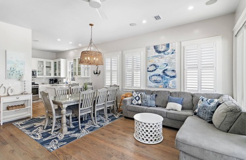 Delos House | Gulf front*Remodeled*Pool*Beach Gear*Elevator