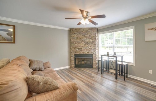 Groveoak House | Guntersville Lake House: Boat Ramp Access!