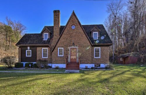 East Point House | Half-Mi to Dawkins Rail Trail: Family Home w/Yard
