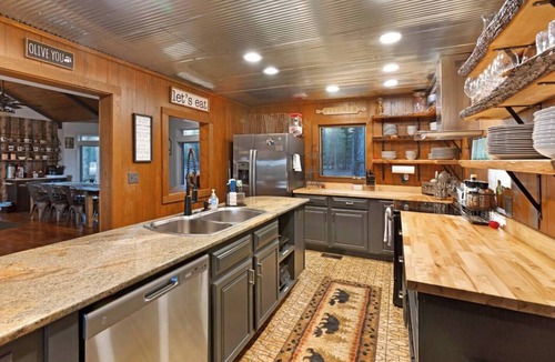 Interlochen Cabin | Hall Creek Lodge | Large Family & Friends Spa Retreat Near Traverse City
