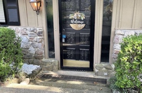 Rockwell House | Hamilton Hideaway- quiet cove, newly renovated