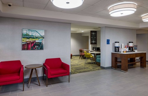 Rogers Hotel | Hampton Inn Bentonville/Rogers