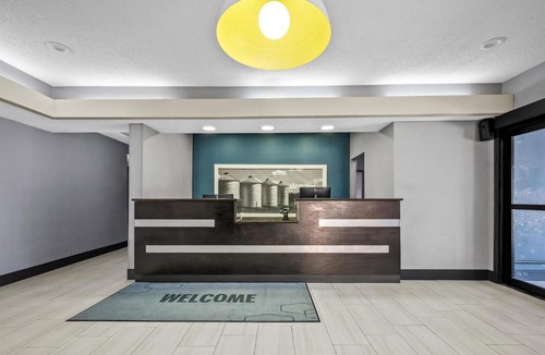 Bloomington Hotel | Hampton Inn Bloomington West