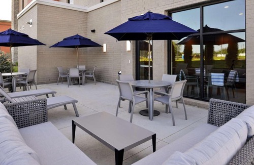 Cedar Falls Community Main Street Hotel | Hampton Inn Cedar Falls Downtown, Ia