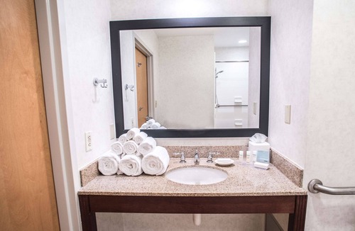 Jeffersonville - Clarksville Hotel | Hampton Inn Louisville-North/Clarksville