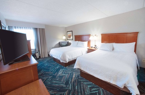 Jeffersonville - Clarksville Hotel | Hampton Inn Louisville-North/Clarksville