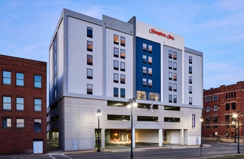 Massillon Hotel | Hampton Inn Massillon