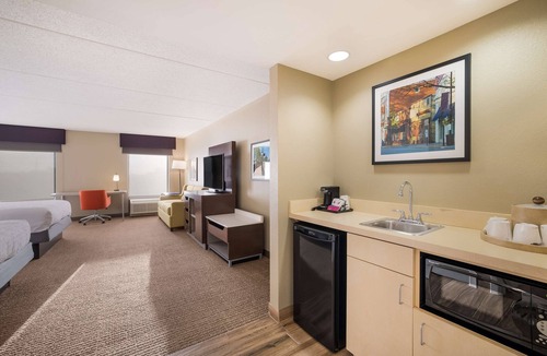 McHenry Hotel | Hampton Inn McHenry