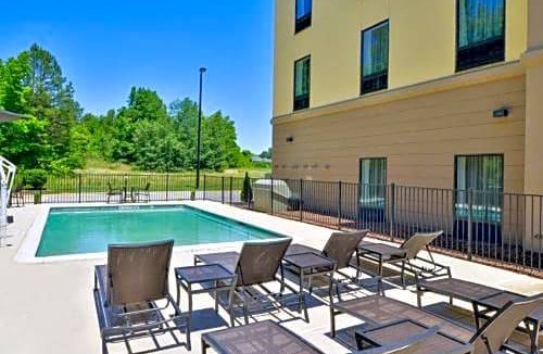 Shelby Hotel | Hampton Inn & Suites Shelby, North Carolina