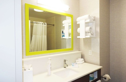 Flowery Branch Hotel | Hampton Inn & Suites by Hilton Flowery Branch Lake Lanier