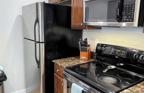 Gulf Park Estates Condo | Harbor Landing Condo in Ocean Springs. Pool and Close to Downtown!