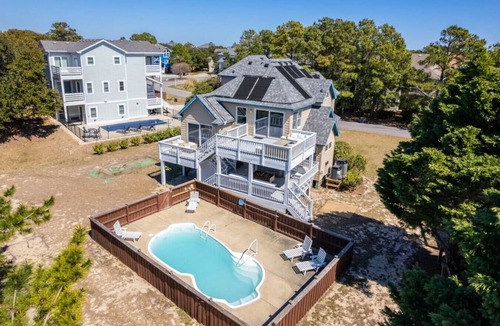 Whalehead Beach House | Harbor View: Spacious Corolla Getaway by Rather Be Properties