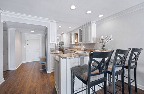 Harbour Town Condo | Harbour Town Marina View Villa | Balcony, Walk to Dining, Shops & Lighthouse in Sea Pines
