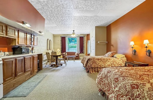 Matewan Resort | Hatfield McCoy Resort/Room #1 Sleeps 5, Direct access to Hatfield McCoy Trails