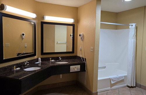 Shawano Hotel | Haven Hotel